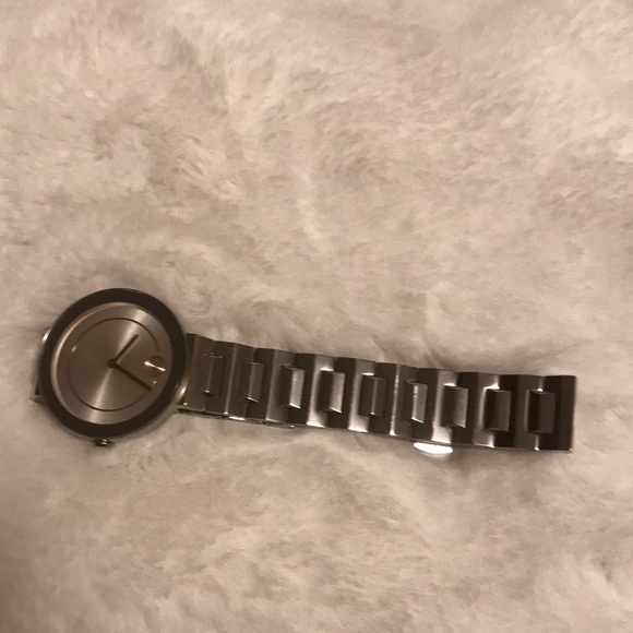 Movado BOLD Evolution 34 mm stainless steel case bracelet silver-toned dial - Picture 4 of 7